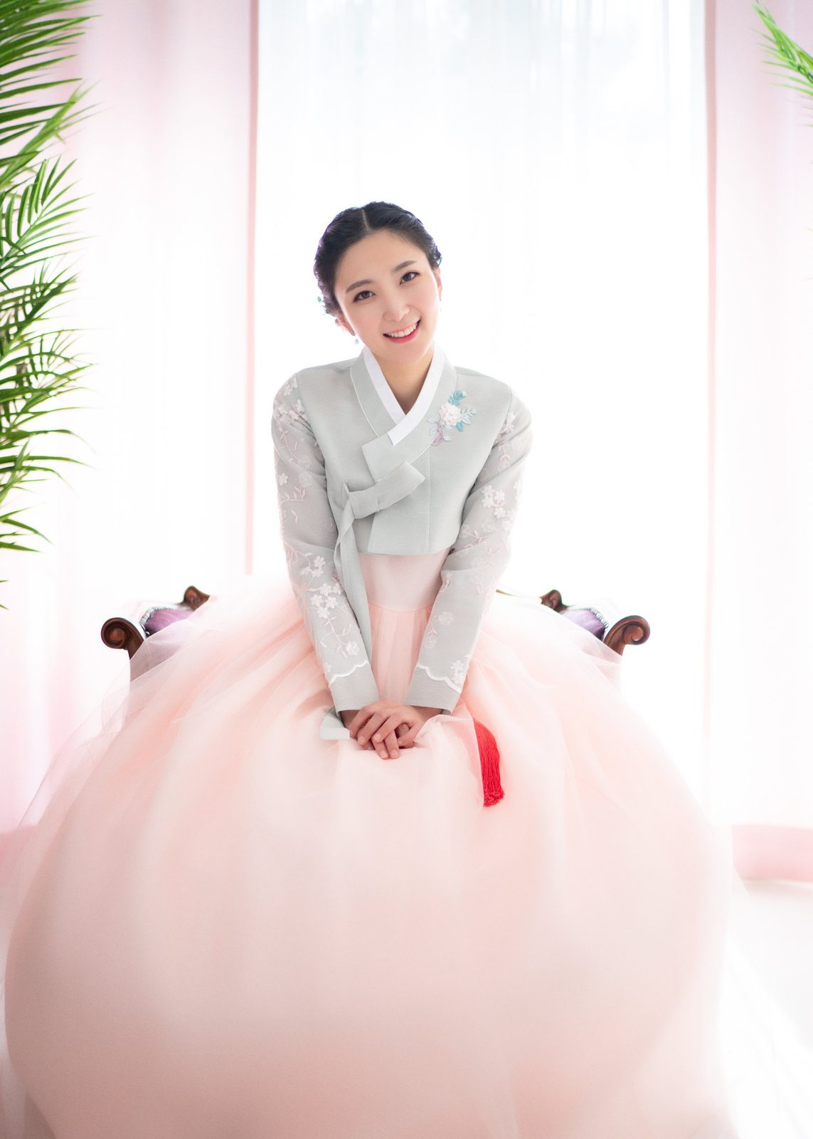 창원 한복 촬영 — 실내 촬영룸에서 앉아서 찍는 한복 사진