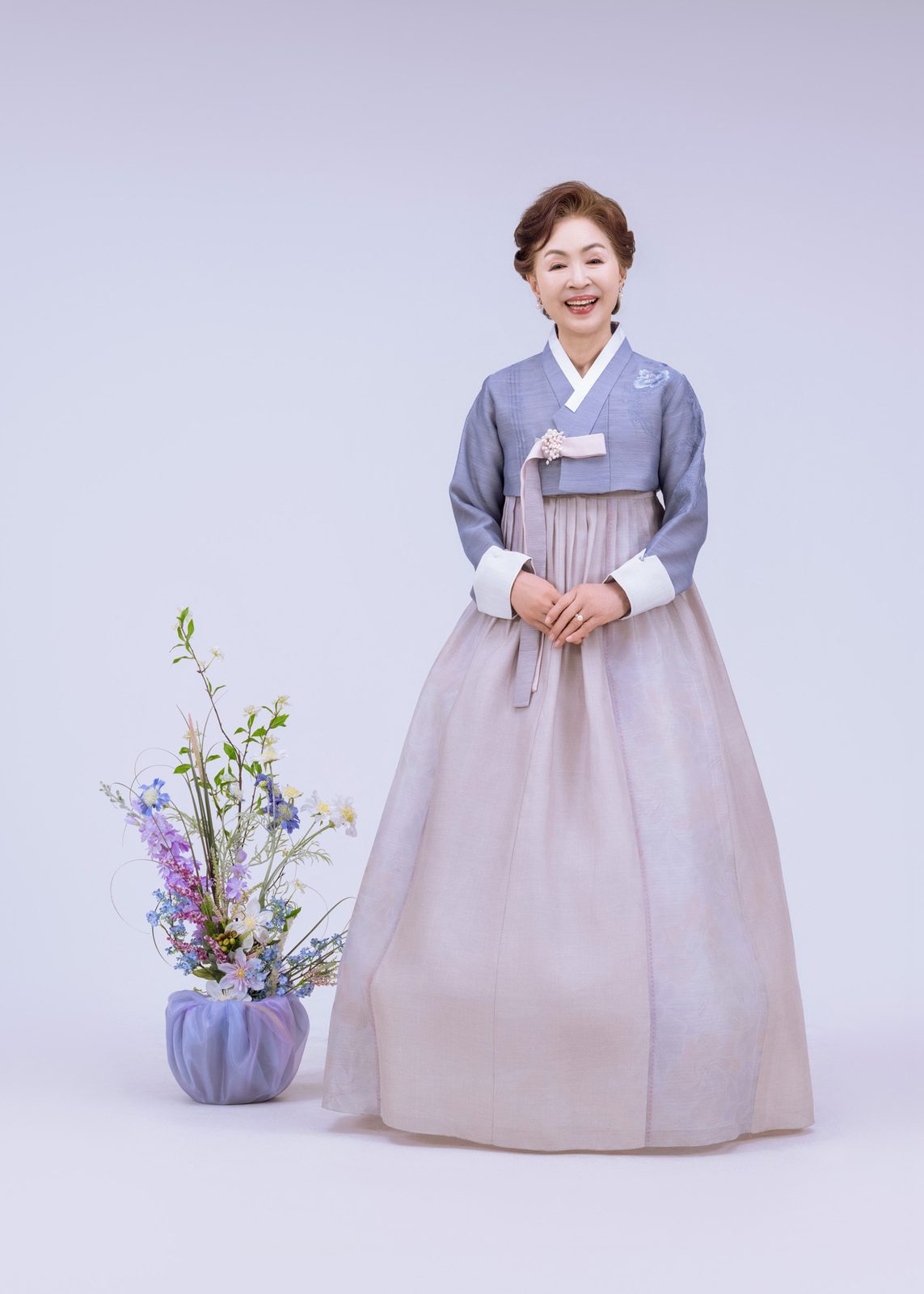 창원 장수사진 — 한복을 입고 차분하게 찍은 어르신 단독 사진