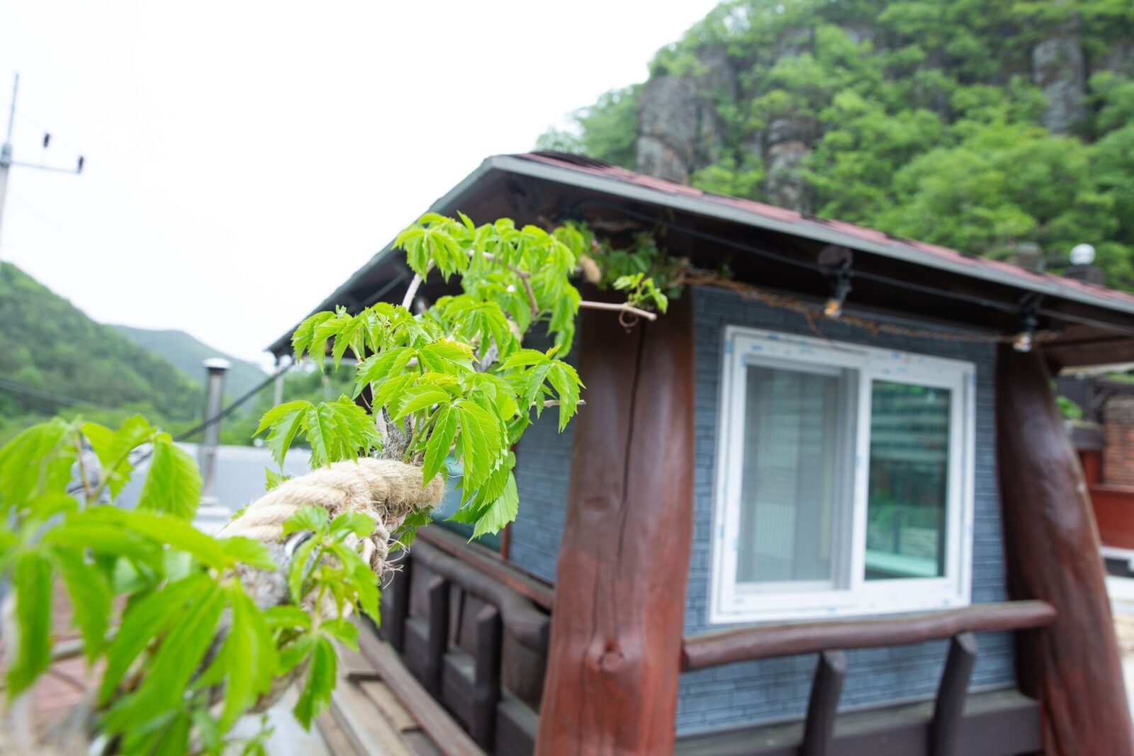 창원 사진관 김스카페 — 촬영 후 사진을 함께 보는 자리